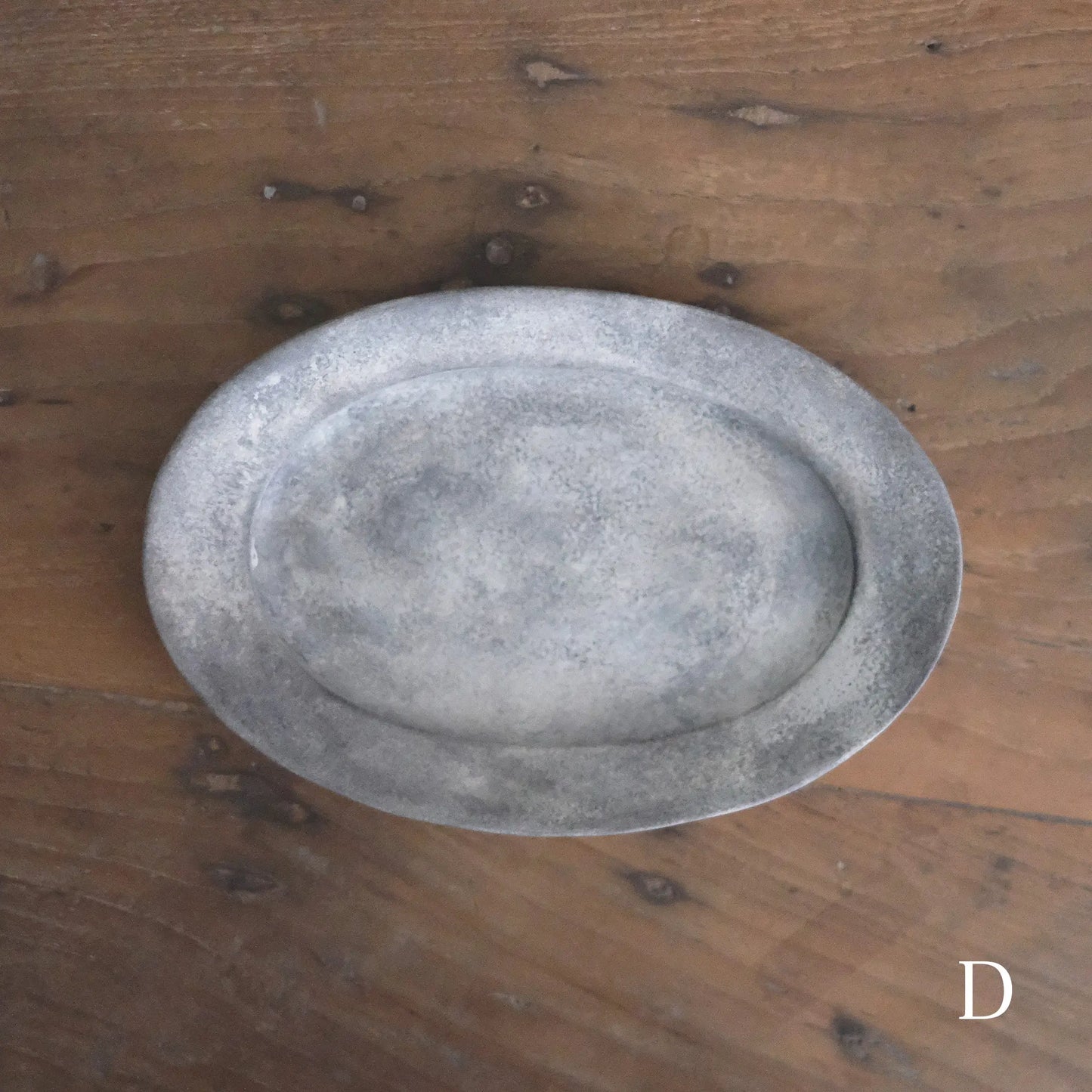 
                  
                    Oval-plate (M)
                  
                